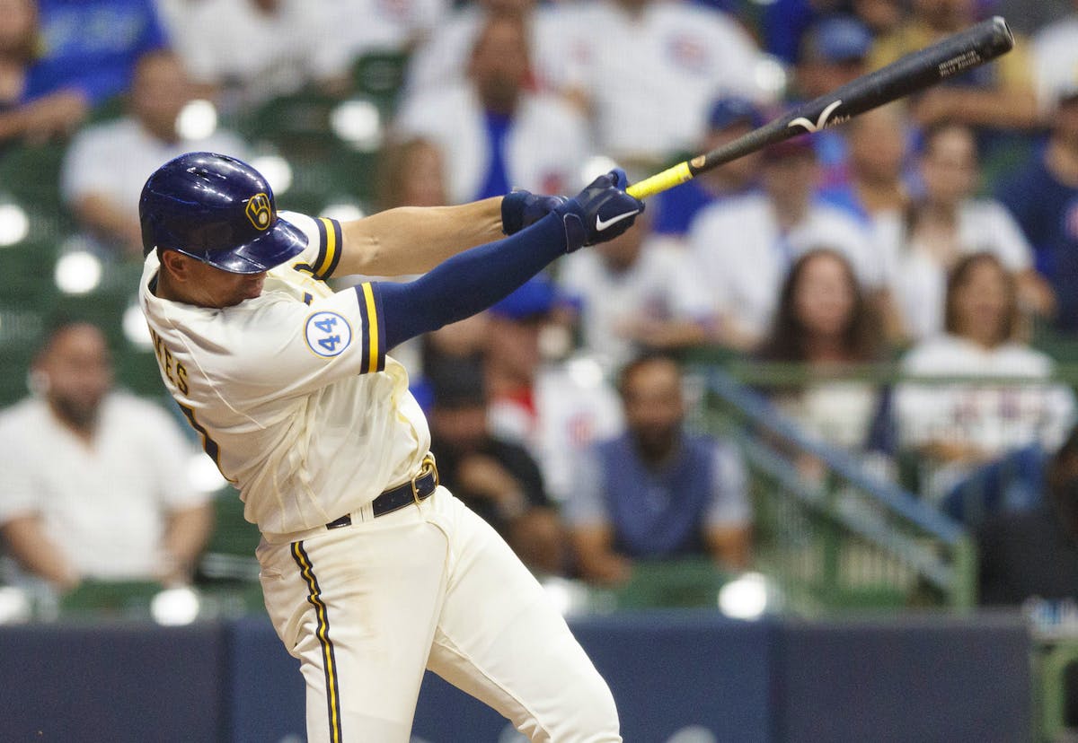 Brewers stun Cubs in 14-4 win